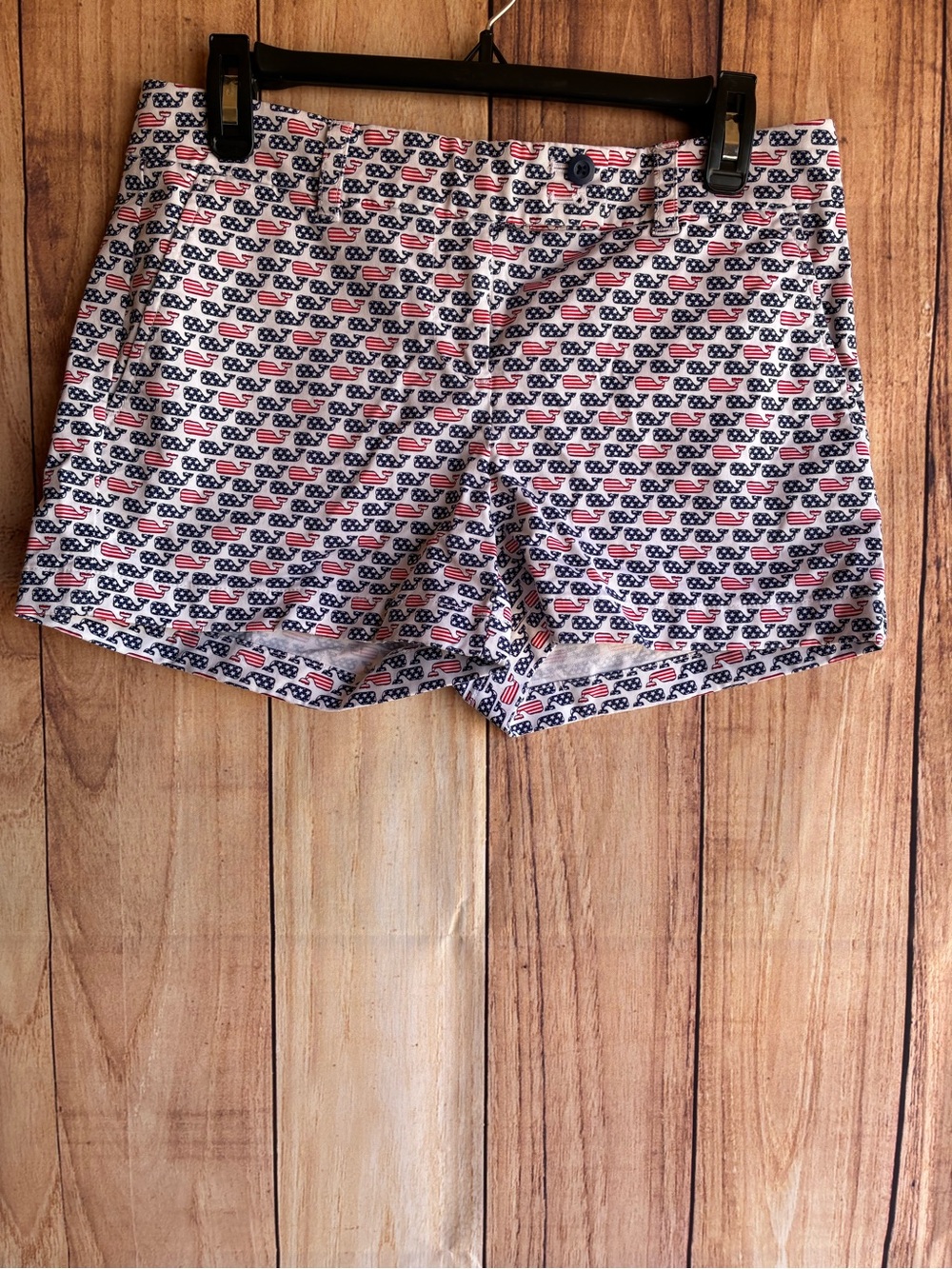 Vineyard Vines Stars & Stripes Whales
Size 4